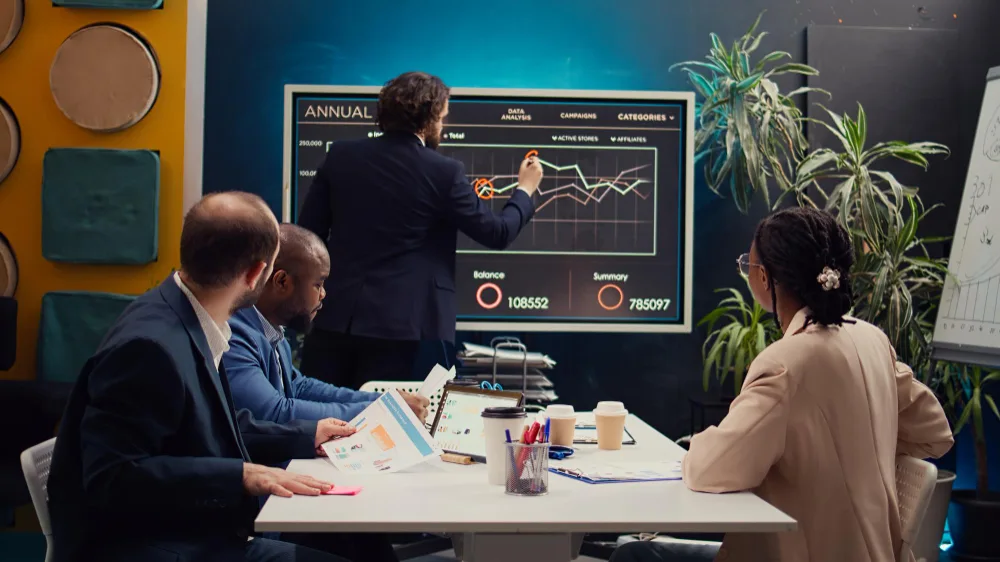 how businesses can build a digital marketing strategy around roi